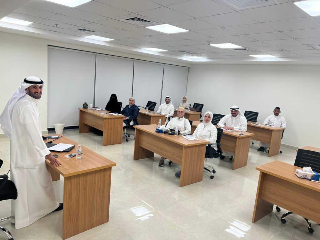 اجتمع رئيس جمعية المحاسبين والمراجعين الكويتية
